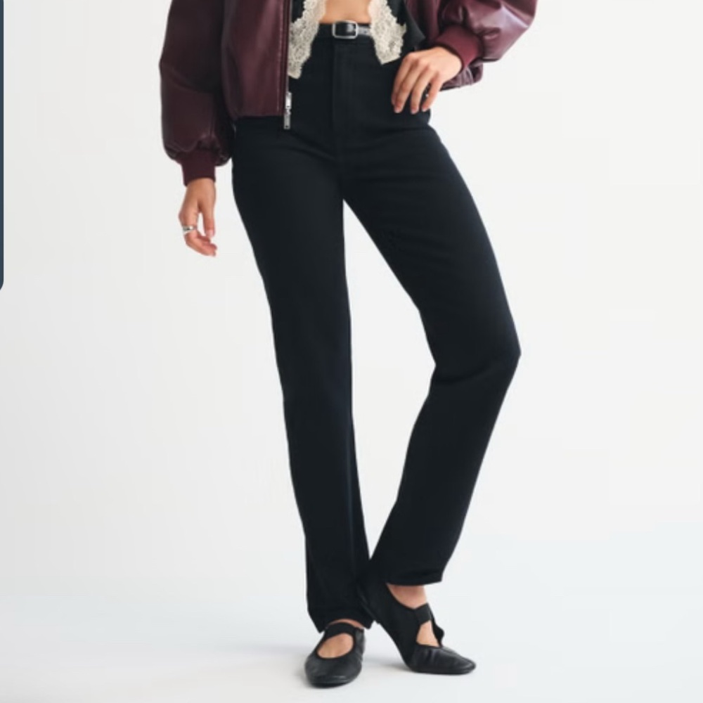 women’s Abercrombie ultra high-rise Black Jeans.